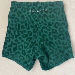 Balance Athletica short